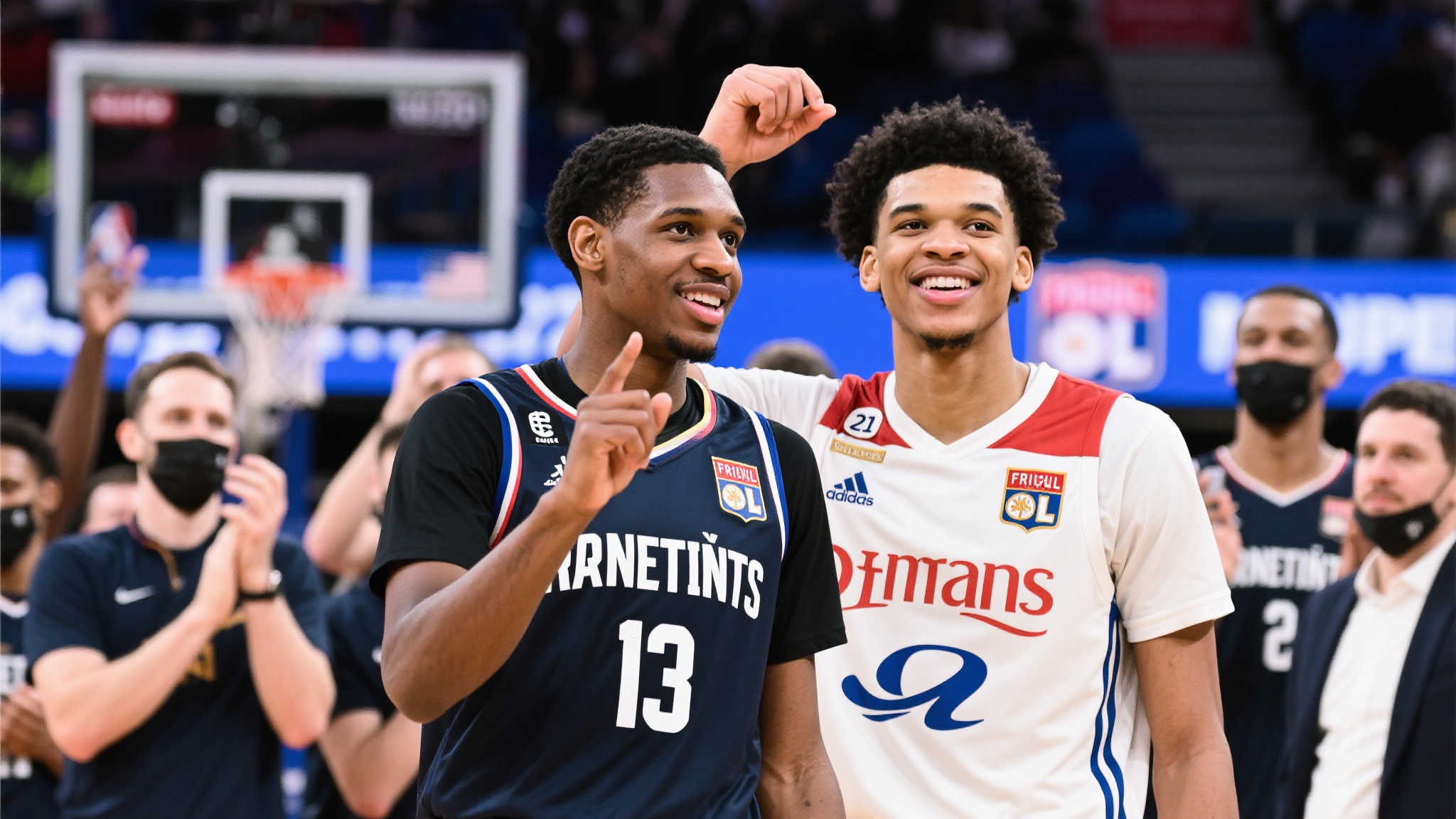 不少人记忆犹新的是 2021 年，当时 *里昂击败